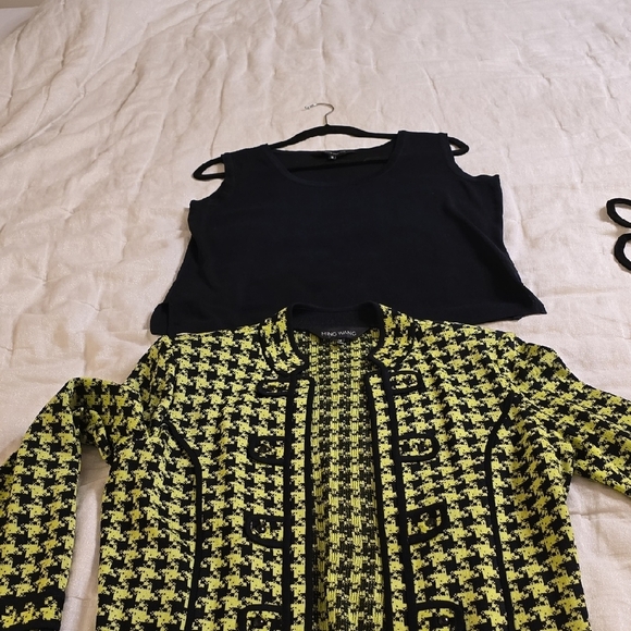 Ming Wang 2 Pieces Green and Black Blazer Classic Tailored Design And Top - Picture 8 of 16